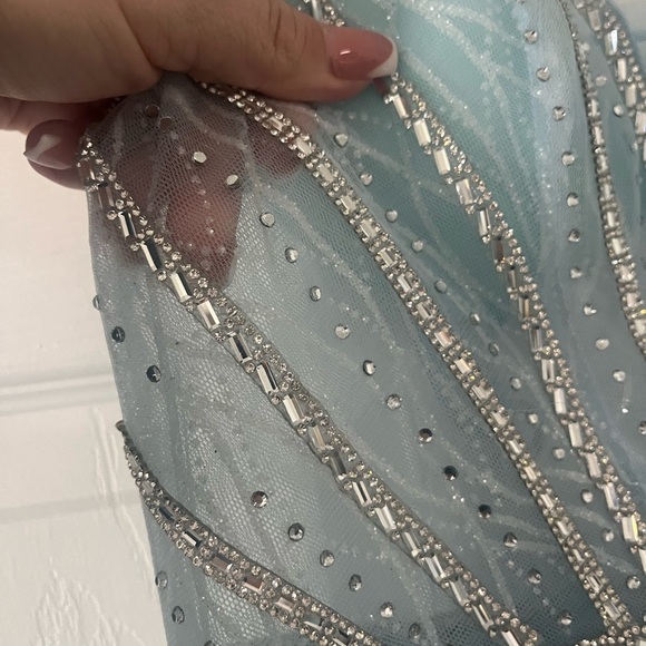 Bring the magic and beauty to prom in this b darling long fitted prom dress. - Picture 7 of 8